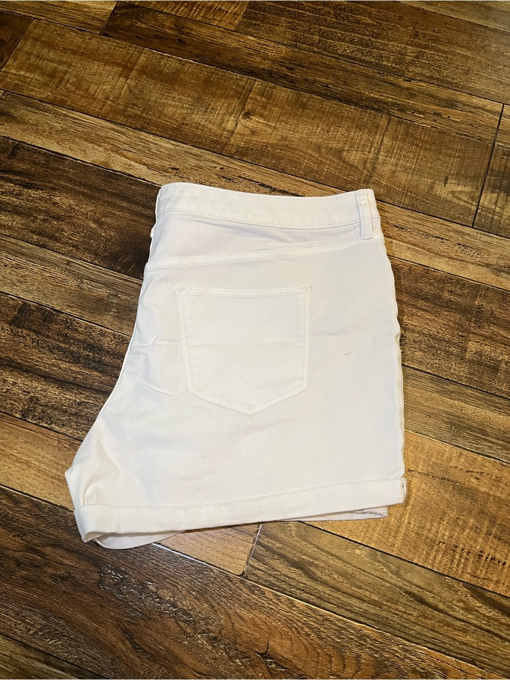 Universal Thread White Mid Rise Midi Shorts
